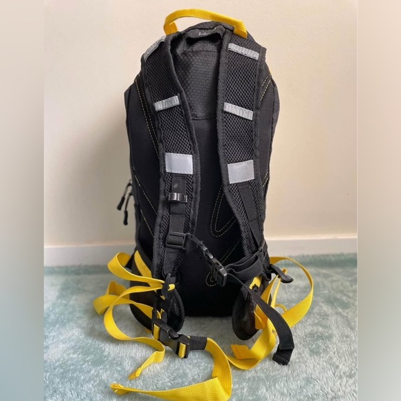 Reebok Eco-Stream Hydration Pack - Picture 3 of 9